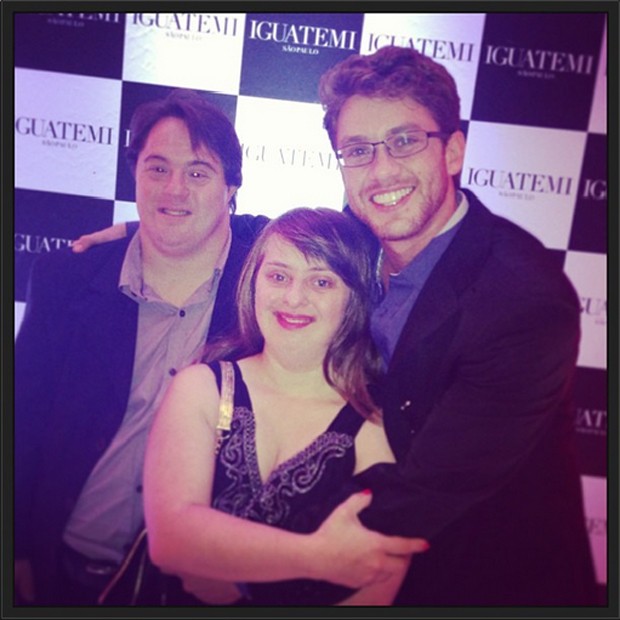 Leonardo posa com Ariel e Rita (Foto: Reprodução / Instagram) Leonardo posa com Ariel e Rita (Foto: Reprodução / Instagram)