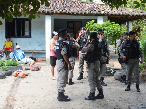 G1 Bando Faz Família De Funcionário De Banco Refém E Rouba Agência Na Pb Notícias Em Paraíba 5910