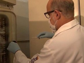  Amostras de pacientes foram analisadas no laboratório de virologia da UFBA, na Bahia (Foto: Imagens/Tv Bahia)