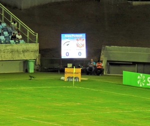 Telão improvisado na Arena Pantanal (Foto: Diego Ribeiro)