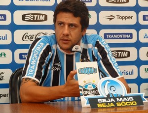 Apresentação Sorondo Grêmio (Foto: Eduardo Cecconi/GLOBOESPORTE.COM)