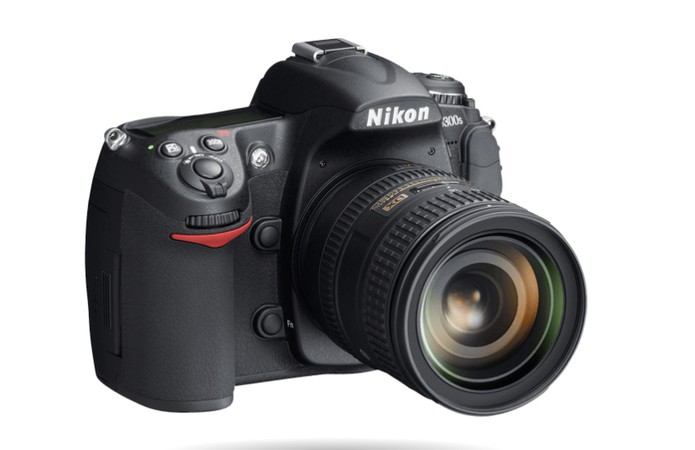 Nikon D300S oferece um display LCD de 3 polegadas e resolução para fotos de 12,3 megapixels (Foto: Divulgação/Nikon)