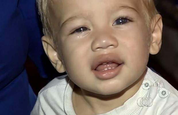 Daniel, de 1 ano e 5 meses, luta há quatro meses por cirurgia nos olhos em Rio Verde, Goiás (Foto: Reprodução/ TV Anhanguera)