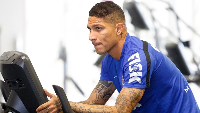 Guerrero aguarda renovação e ignora idolatria no Timão: “Sou mais um”