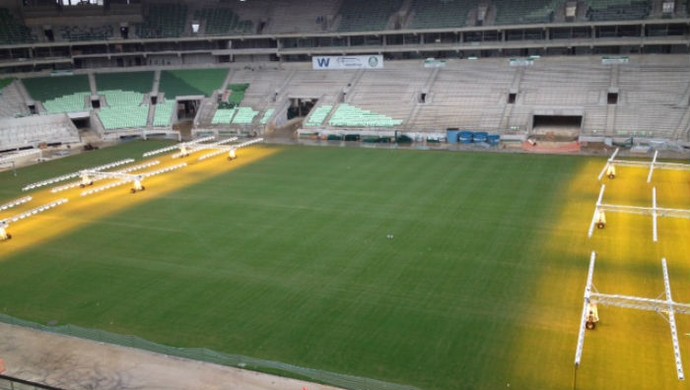 Documentário mostra detalhes dos telões e da grama da Arena Palmeiras