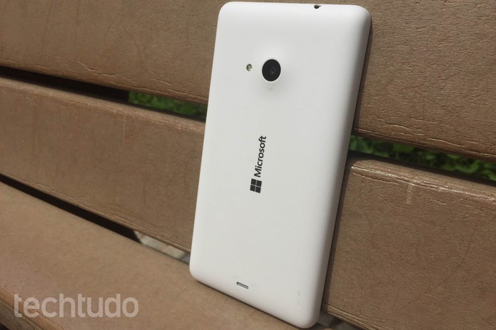 Lumia 535 é uma boa opção entre os smartphones baratinhos (Foto: Lucas Mendes/TechTudo) Lumia 535 é uma boa opção entre os smartphones baratinhos (Foto: Lucas Mendes/TechTudo)