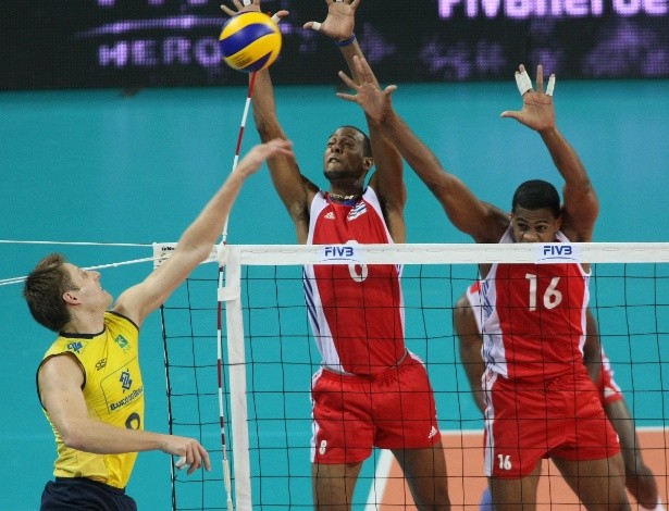 Murilo teve atuação irreconhecível na derrota por 3 a 0 para os cubanos  (Foto: FIVB/DIVULGAÇÃO)