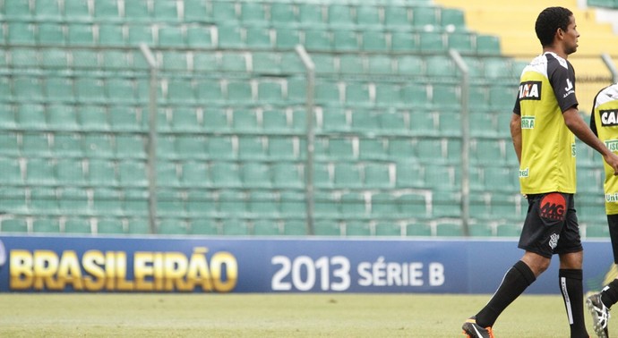 Figueirense wellington saci lateral-esquerdo série b 2013 orlando scarpelli (Foto: Luiz Henrique / Figueirense FC)