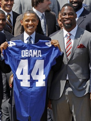 Barack Obama e os campeões da Super Bowl de 2012 (Foto: Getty Images) Barack Obama e os campeões da Super Bowl de 2012 (Foto: Getty Images)