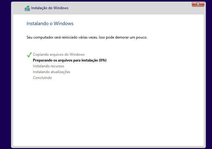 Aguardando a finalização da instalação do Windows 8 (Foto: Reprodução/Edivaldo Brito)