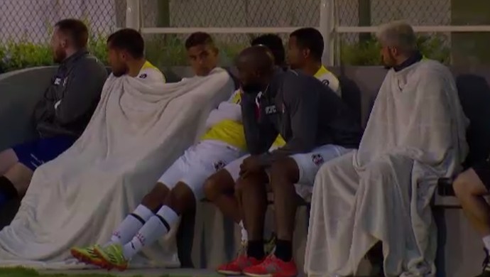 Santa Cruz cobertores (Foto: Reprodução / SporTV)