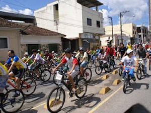 Evento reúne milhares de ciclistas nas ruas da cidade (Foto: Divulgação)