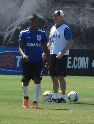 Mano saca Petros e ensaia Timão com três atacantes contra o Coritiba