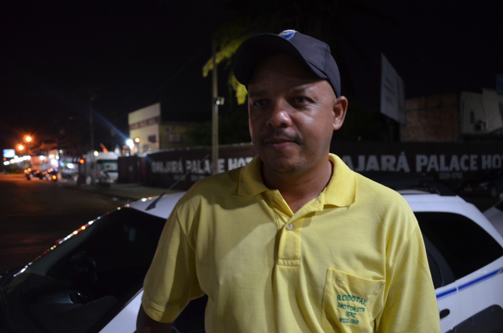 Taxista Isaque Oliveira da Silva diz ser contra implantação do Uber em Porto Velho (Foto: Toni Francis/G1)