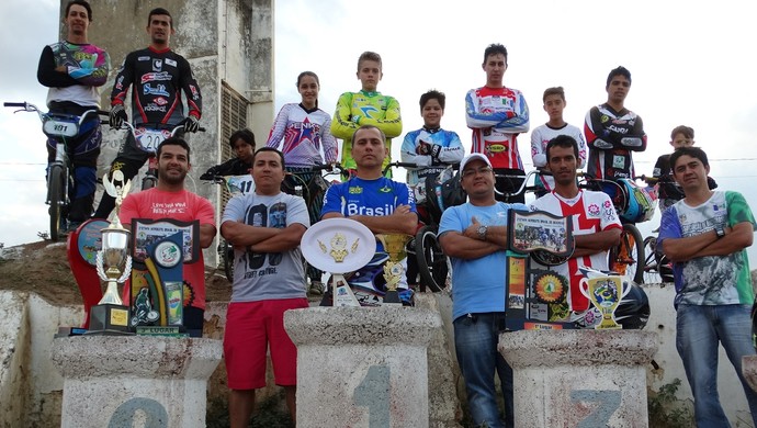 Atleta bicicross, sata cruz do capibaribe (Foto: Vital Florêncio / GloboEsporte.com)