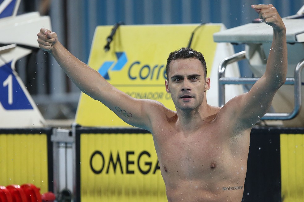 Leonardo de Deus comemora marca nos 200m borboleta (Foto: Satiro Sodré/SSPress/CBDA)