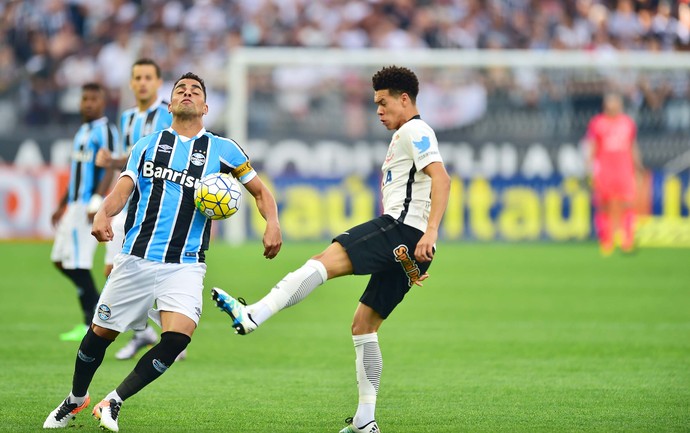 Notas: Marquinhos Gabriel começa bem, mas cai com Timão no 2º tempo