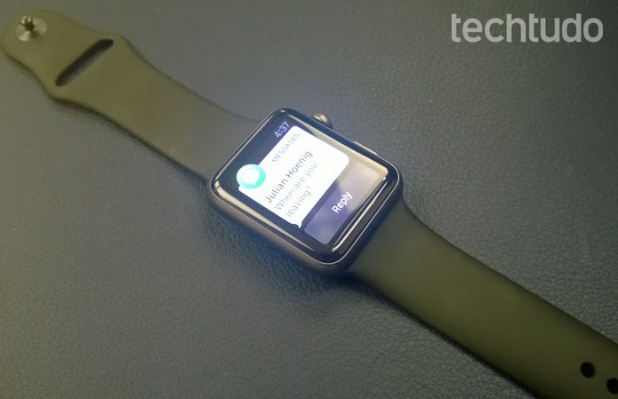 Apple Watch tem espessura de 10 milímetros (Foto: Elson de Souza/TechTudo) Apple Watch tem espessura de 10 milímetros (Foto: Elson de Souza/TechTudo)