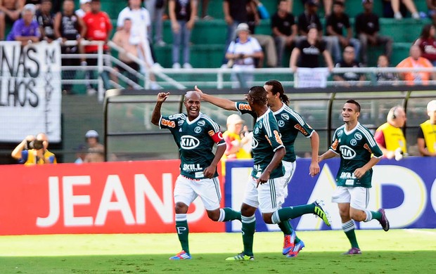 Marcos Assunção gol Palmeiras (Foto: Marcos Ribolli / Globoesporte.com)