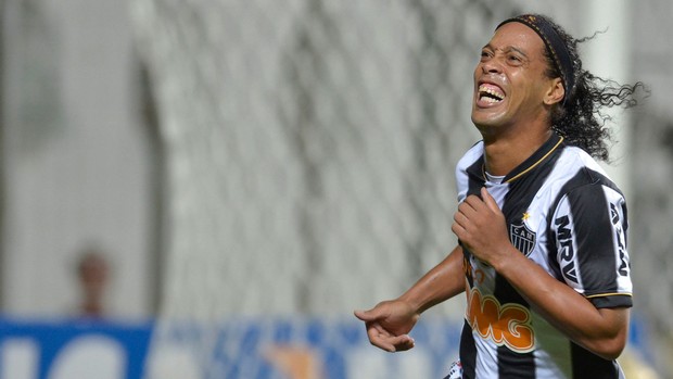 OFICIAL: Ronaldinho não chega acordo com o Palmeiras