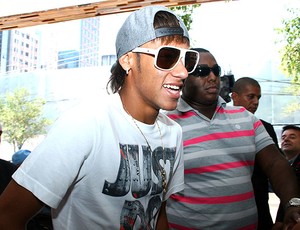 Neymar Santos carro (Foto: Anderson Rodrigues / Globoesporte.com)