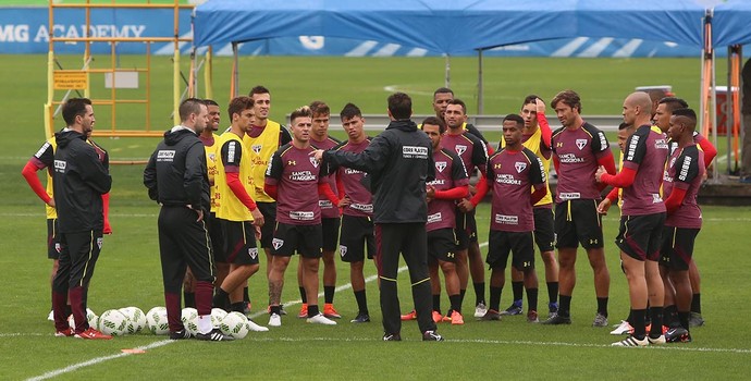 Rogério Ceni orienta jogadores do São Paulo nos Estados Unidos (Foto: Rubens Chiri / saopaulofc.net)