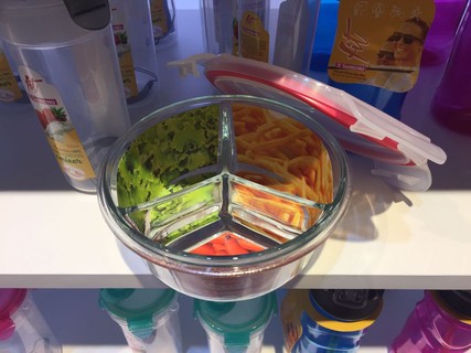 Com novo formato e divisórias para separação dos alimentos, os potes de vidro da Sanremo possuem tampas de plástico com borracha interna que garante a vedação