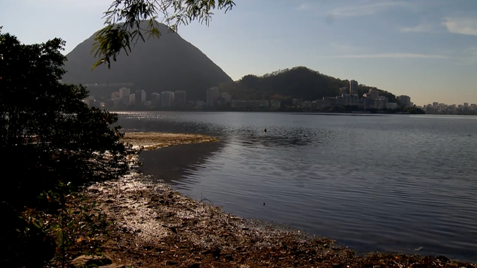 Estiagem preocupa: falta de chuva é obstáculo para uso da lagoa (Foto: Reprodução SporTV) Estiagem preocupa: falta de chuva é obstáculo para uso da lagoa (Foto: Reprodução SporTV)