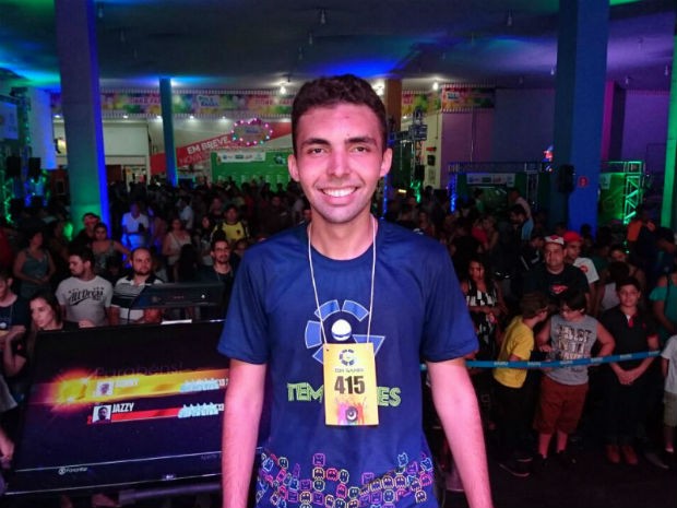 Estudante Felipe Faustino se consagrou como vencedor na categoria Just Dance no TEM Games Bauru (Foto: Ednan Gomes/G1)