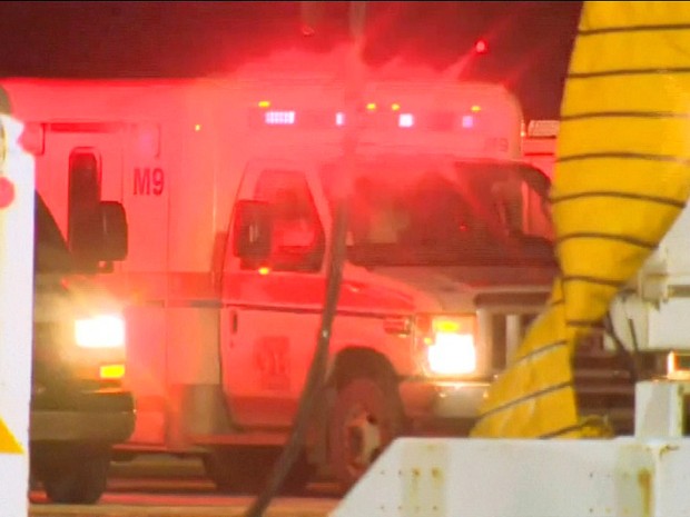 Equipes de emergÃªncia que trabalharam no resgate Ã s vÃ­timas no aeroporto do CanadÃ¡ (Foto: ReproduÃ§Ã£o/GloboNews)