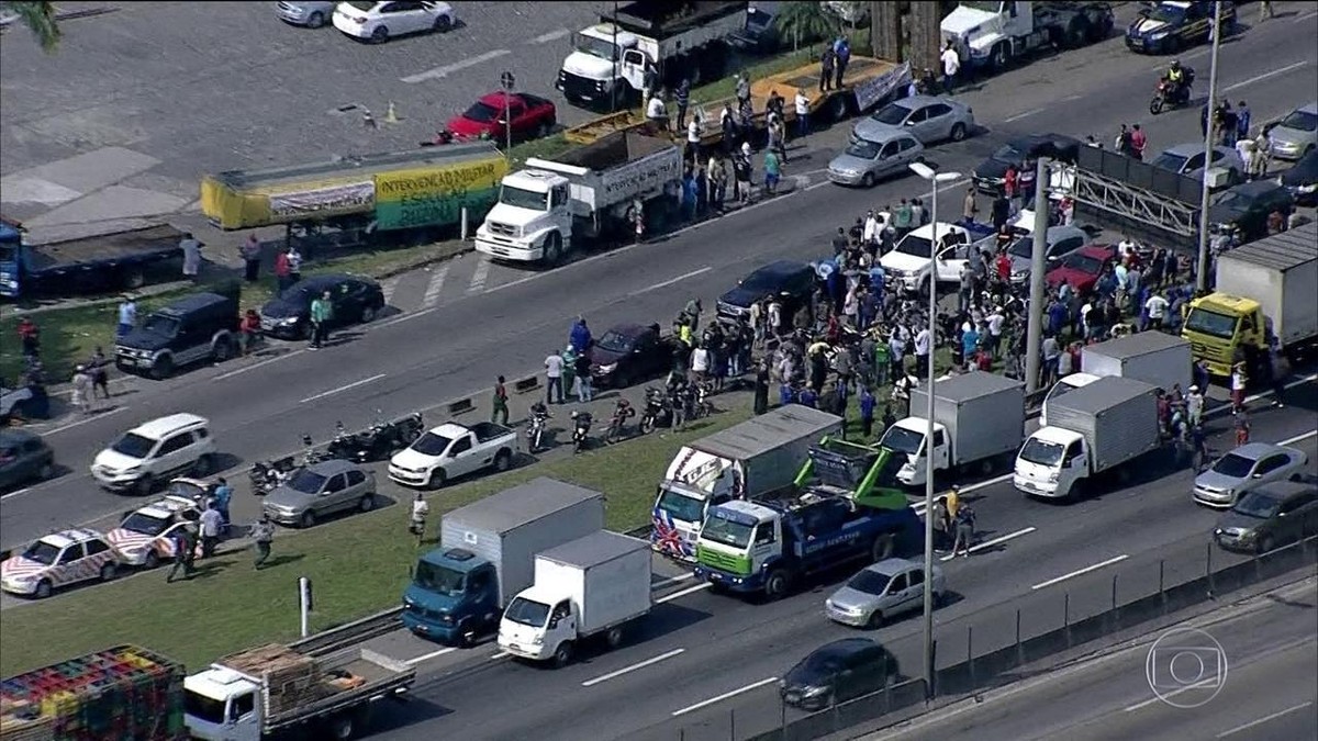 Greve de caminhoneiros entra no 10º dia bloqueios afetam circulação em