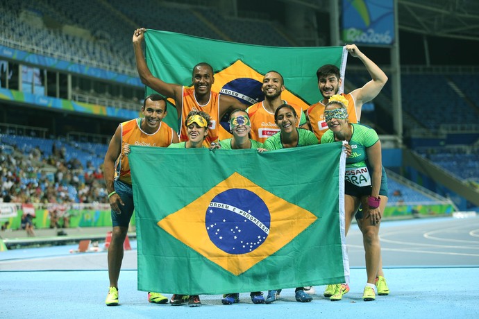 Revezamento 4x100m prata brasil terezinha guilhermina rio 2016 (Foto: Cezar Loureiro/MPIX/CPB)