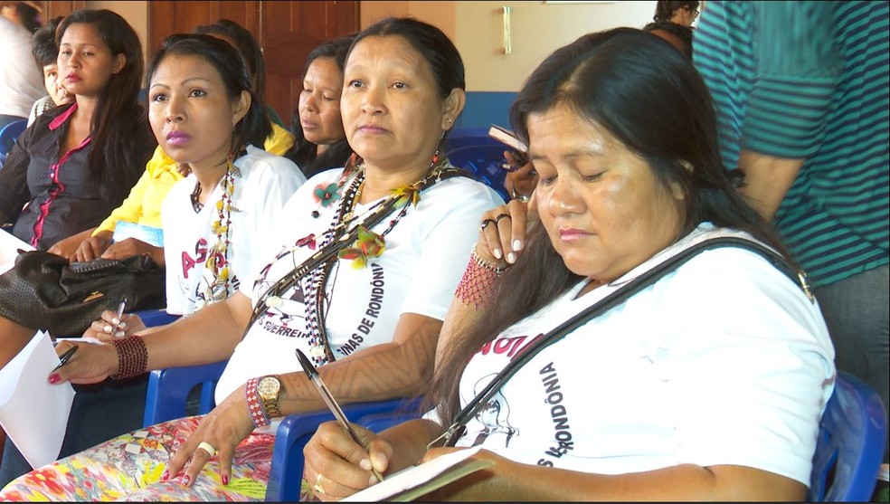 Ind&iacute;genas discutem avan&ccedil;os dos direitos das &iacute;ndias (Foto: Rede Amaz&ocirc;nica/Reprodu&ccedil;&atilde;o)