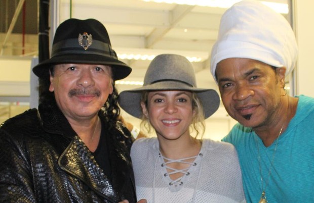 Carlos Santana, Shakira e Carlinhos Brown (Foto: Reprodução/Facebook)