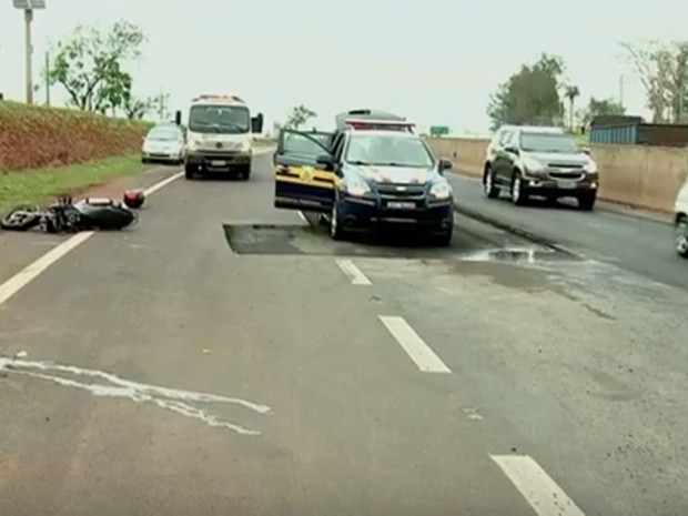 Pista está em obras no trecho onde foi o acidente (Foto: Reprodução/TV TEM)