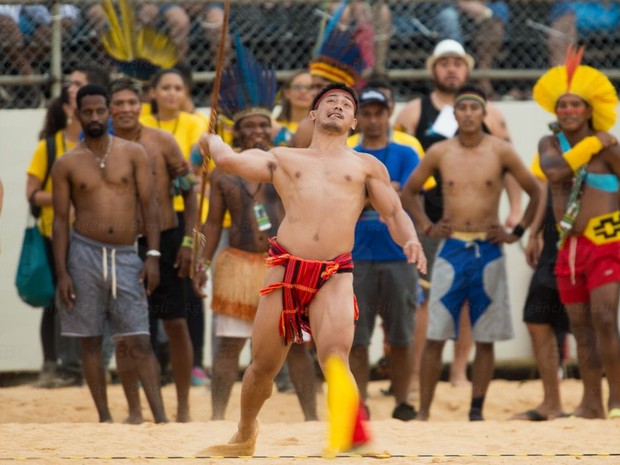 Balabad compete na modalidade arremeço de lança  (Foto: Marcelo Camargo/Agência Brasil)