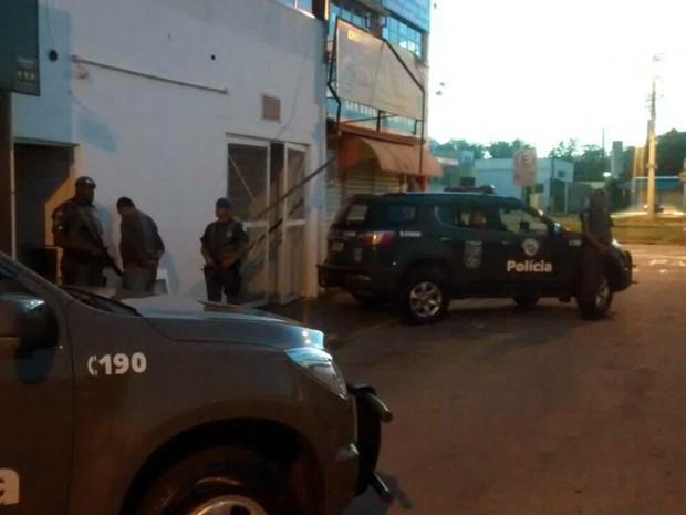 Trio é preso em tentativa de furto a banco em São José dos Campos, SP (Foto: Divulgação/ Baep)