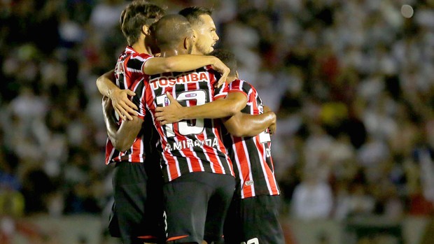 comemoração do São Paulo contra o Bragantino (Foto: Celio Messias / Vipcomm)