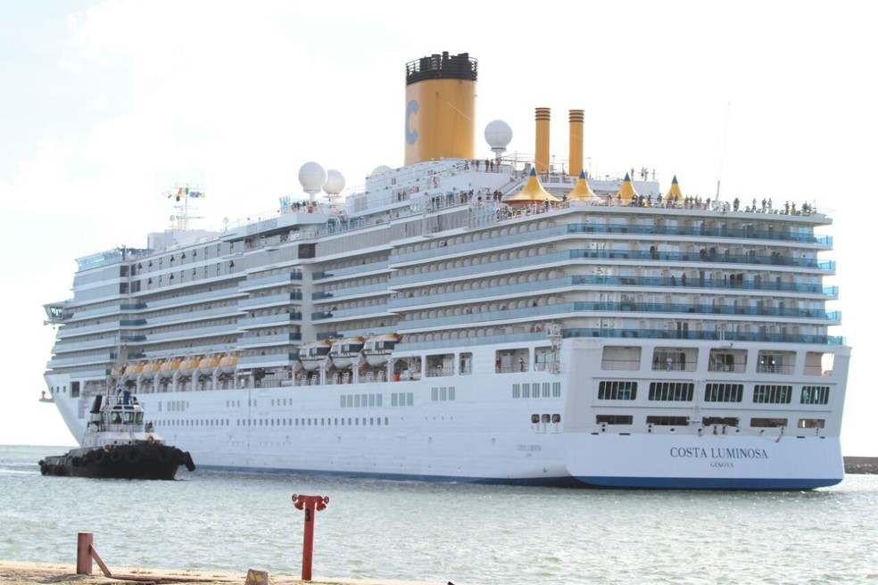 Último destino do navio no Brasil é o Rio de Janeiro (Foto: Marlon Costa/Pernambuco Press)