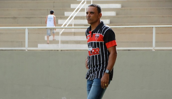 Gilmar Estevam técnico Nacional de Muriaé NAC (Foto: Johnny Levate/Nacionalinos)