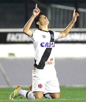 Lucas Crispim comemora gol do Vasco contra o Bragantino (Foto: Marcelo Sadio / Vasco.com.br)