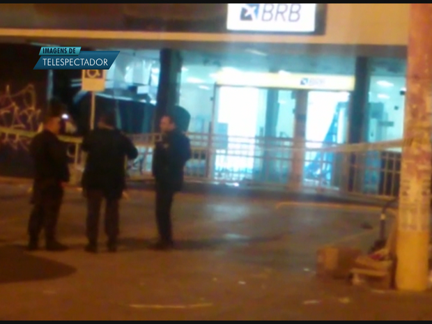 Fachada de agência do Banco de Brasília que teve dois caixas eletrônicos explodidos nesta terça-feira (22) (Foto: Reprodução) Fachada de agência do Banco de Brasília que teve dois caixas eletrônicos explodidos nesta terça-feira (22) (Foto: Reprodução)