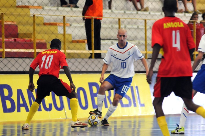Angola e Holanda no Grand Prix de Futsal - Manaus (Foto: Luciano Bergamaschi/CBFS)