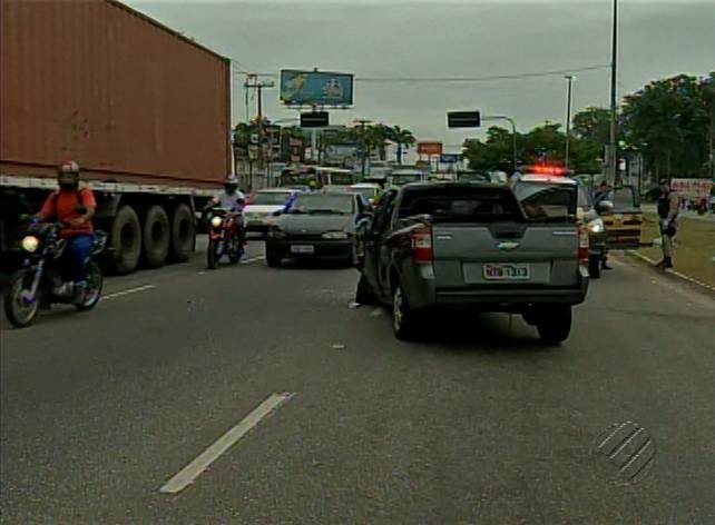 G Carro Na Contram O Atinge Micro Nibus Na Br Em Ananindeua