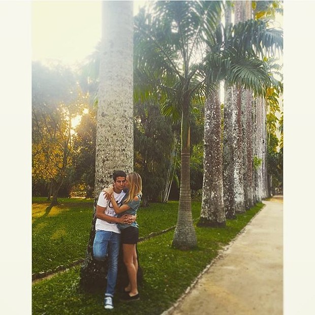 Enzo Celulari e a namorada (Foto: Reprodução/Instagram)
