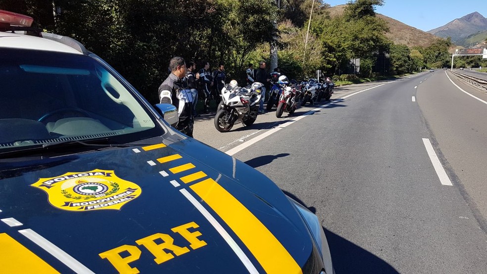 PRF apreendeu 15 motocicletas em operação contra rachas em Petrópolis (Foto: Divulgação | PRF)