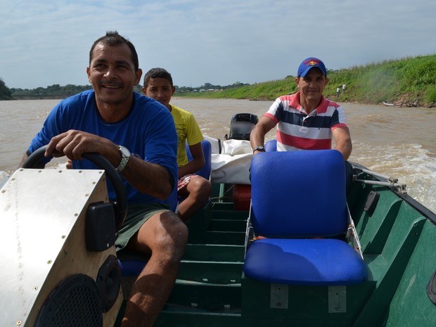 Bajola criada por ribeirinhos de Cruzeiro do Sul (Foto: Genival Moura/G1)