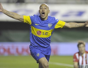 Clemente Rodriguez comemora gol do Boca sobre o Estudiantes (Foto: AFP)