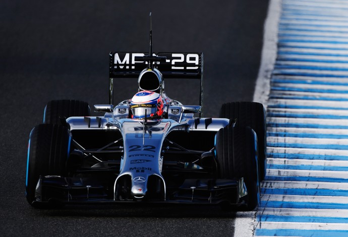 Jenson Button, da McLaren, liderou os testes na parte da manhã (Foto: Getty Images)