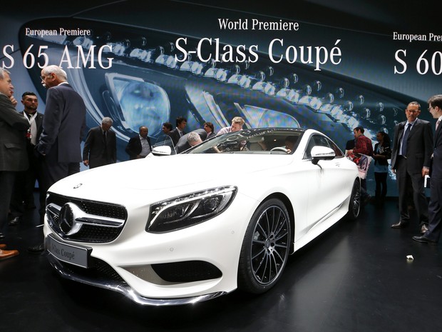 Mercedes-Benz Classe S Coupé faz estreia mundial no Salão de Genebra (Foto: Arnd Wiegmann / Reuters)